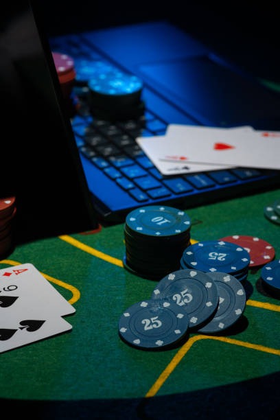 Live Sic Bo table with dealer and dice cup on burger slot platform